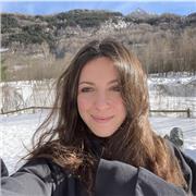 Estudié bachillerato de Ciencias de la Salud y siempre me ha gustado y se me da bien física y química. También parte de gramática (sintaxis) podría dar apoyo. Termine el doble grado de Criminología y Trabajo Social pero mientras daba clases particulares d